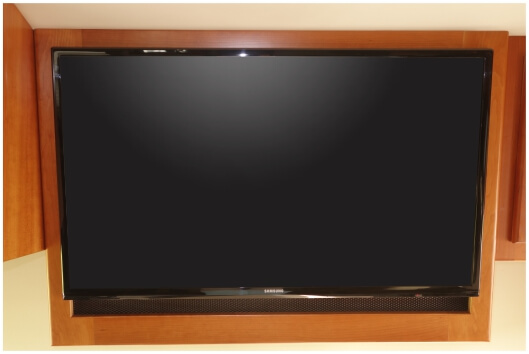 Flat screen TV RV mount