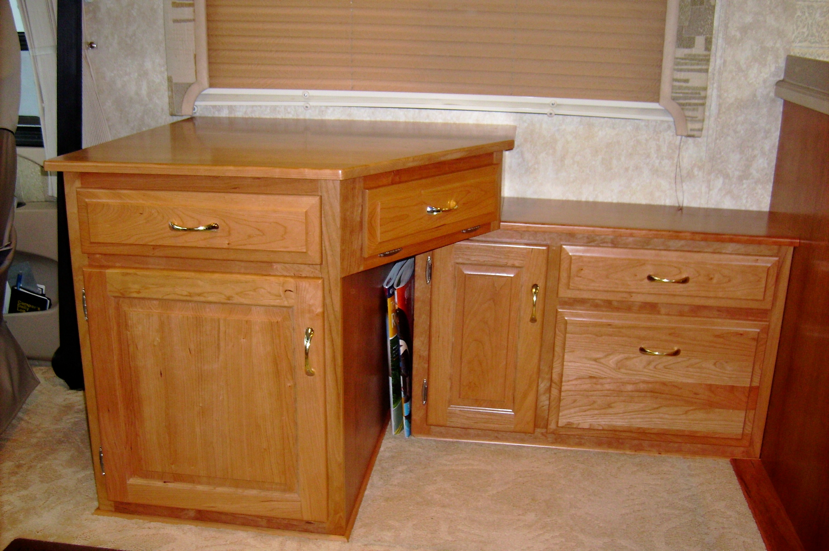 Angled corner desk with spot for atlas